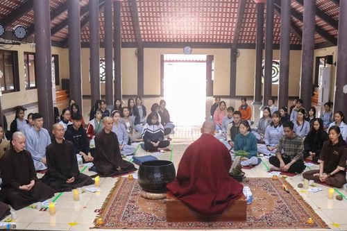 Hà Nội : Các bạn trẻ về chùa Hòa Phúc tập sống chánh niệm
