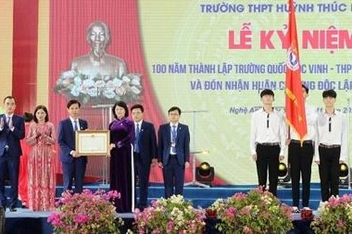 Lễ kỷ niệm 100 năm Ngày thành lập Trường Quốc học Vinh - Trung học phổ thông Huỳnh Thúc Kháng