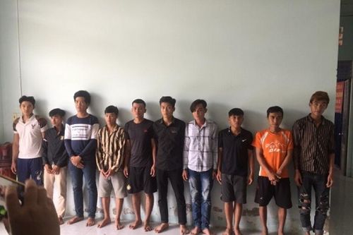 14 người kéo đến trụ sở đánh công an thương tích