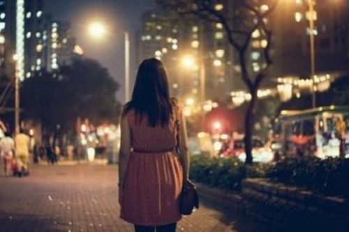 Cô gái 19 tuổi khiến tên cướp có vũ khí 'quay xe' bỏ chạy chỉ với vài câu hỏi nhẹ nhàng
