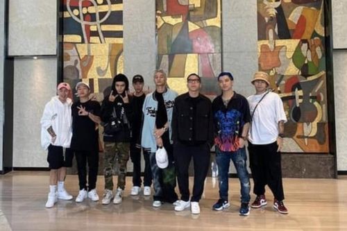 Rap Việt: SpaceSpeaker đăng ảnh chụp cùng team Binz, phải chăng lại sắp có 'siêu phẩm'?