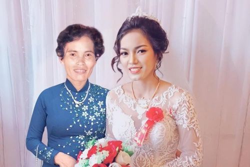 Mẹ đã mất xuất hiện trong ảnh ngày cưới con gái nhờ photoshop