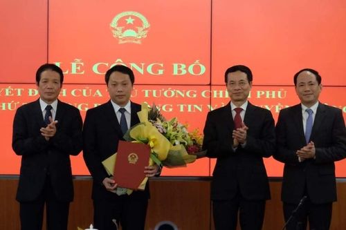Bộ Thông tin và Truyền thông có thứ trưởng 37 tuổi