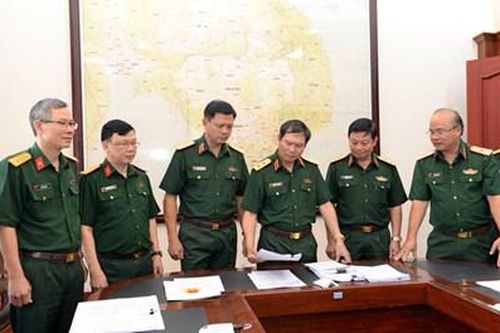 Trung tướng Nguyễn Tân Cương kiểm tra công tác cải cách hành chính tại Bộ tư lệnh Quân khu 7