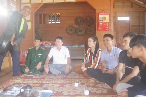 Kiên quyết bài trừ hủ tục