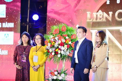 Hàng nghìn sinh viên cùng 'đốt cháy' Đại nhạc hội Fly up