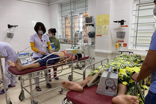 4 người trong một gia đình nhập viện nghi do ngộ độc khí than