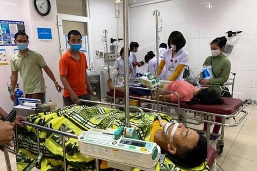 Hà Tĩnh: 4 người trong một nhà nhập viện nghi bị ngộ độc