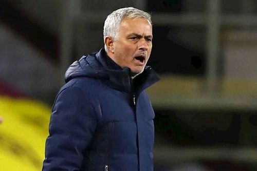HLV Jose Mourinho nói gì khi có quá nhiều cầu thủ dương tính COVID-19?