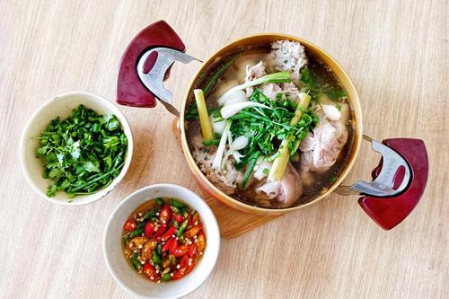 Bí quyết nấu bún mọc chân giò nhanh chóng cho bữa sáng mùa đông