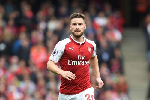 Barca cạn tiền, săn hàng giá rẻ Mustafi
