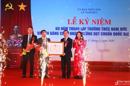 Trường THCS Nghi Đức (TP Vinh) đón Bằng công nhận đạt chuẩn Quốc gia