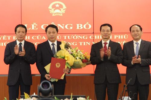 Ông Nguyễn Huy Dũng trở thành Thứ trưởng trẻ nhất Việt Nam