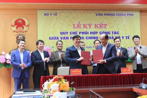 Xóa bỏ sổ khám chữa bệnh tại 12.000 trạm y tế xã