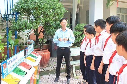 Anh Trần Vĩnh Phúc đoạt giải thưởng Nhà giáo trẻ tiêu biểu cấp Trung ương