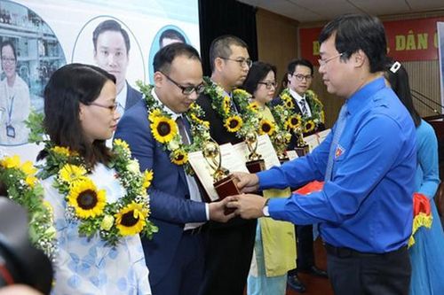 Mở bình chọn Gương mặt Quả Cầu Vàng năm 2020