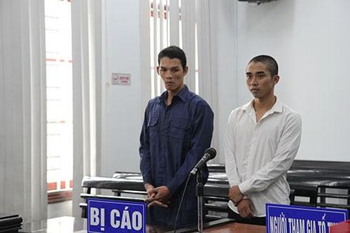 Bị bắt quả tang khi đang bán ma túy