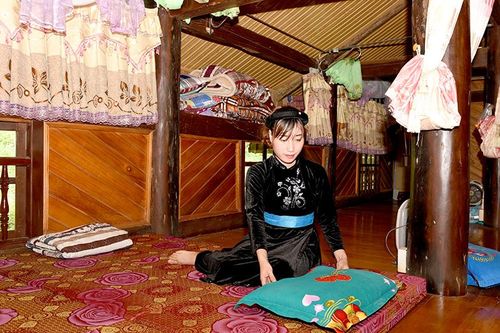 Năng Khả giữ gìn nhà sàn gắn với phát triển du lịch