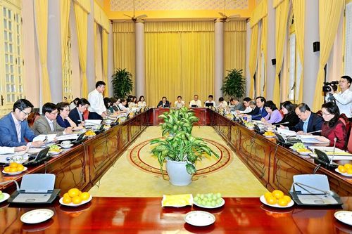 Quỹ Bảo trợ trẻ em Việt Nam vinh dự nhận danh hiệu 'Anh hùng lao động' thời kỳ đổi mới