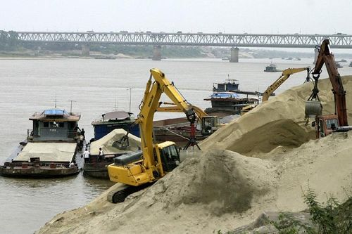 Các phương án giải quyết vấn đề sử dụng tiết kiệm và hiệu quả tài nguyên khoáng sản trong sản xuất VLXD được đưa ra trong Chiến lược phát triển VLXD