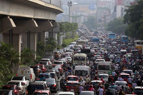 Ùn tắc Ngã Tư Sở - Cần phương án tổ chức giao thông đồng bộ