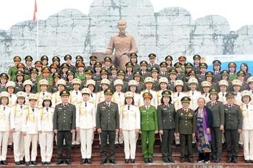 Những gương mặt phụ nữ CAND tiêu biểu báo công dân Bác