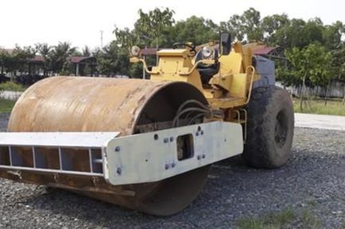 Trộm xe lu đang thi công đem bán