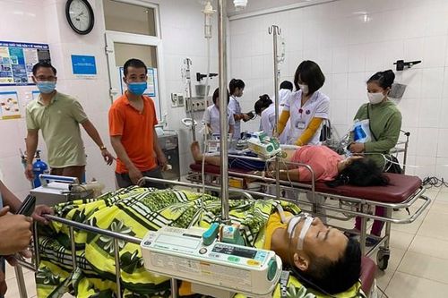 Hà Tĩnh: 4 người trong một gia đình phải cấp cứu chưa rõ nguyên nhân