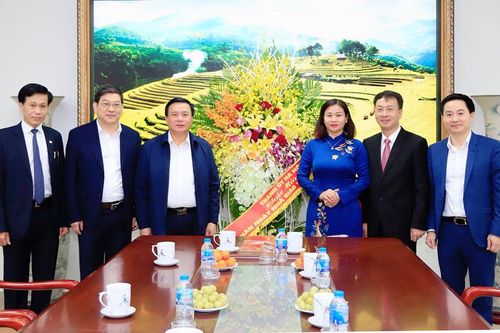 Phó Bí thư Thường trực Thành ủy Hà Nội chúc mừng Học viện Chính trị quốc gia Hồ Chí Minh