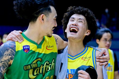 Trần Đăng Khoa lập kỷ lục ghi điểm trong ngày Dolphins chia tay VBA