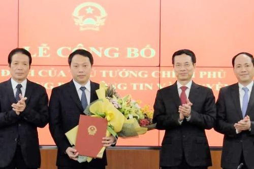 Thủ tướng bổ nhiệm nhân sự cấp cao Bộ TT&TT và Bộ Quốc phòng