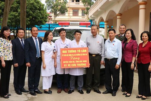 Bộ trưởng Công an Tô Lâm tiếp xúc cử tri tại Bắc Ninh