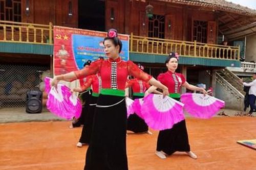 Sôi nổi Ngày hội Đại đoàn kết toàn dân tộc ở Điện Biên