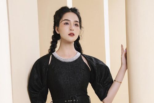 Tái xuất showbiz hậu kết hôn, Á hậu Hoàng Anh thấy cuộc sống của mình nhộn nhịp trở lại