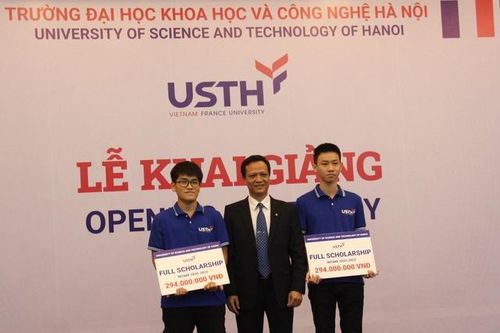 Trường ĐH Việt Pháp công bố 4,5 tỷ đồng học bổng tại lễ khai giảng