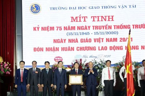 Trường ĐH Giao thông Vận tải đón nhận Huân chương Lao động hạng Nhất lần thứ ba