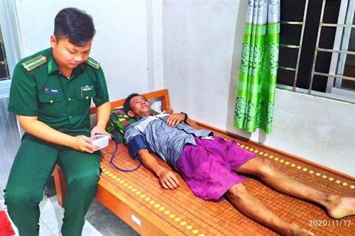 Cứu kịp thời 4 thuyền viên gặp nạn trên biển