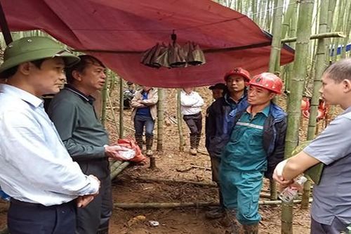 Đi tìm vàng, người đàn ông mất tích dưới hang sâu