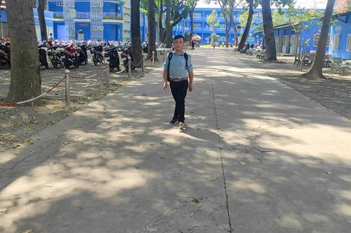 Chàng trai nhuyễn xương nuôi ước mơ vào giảng đường Đại học