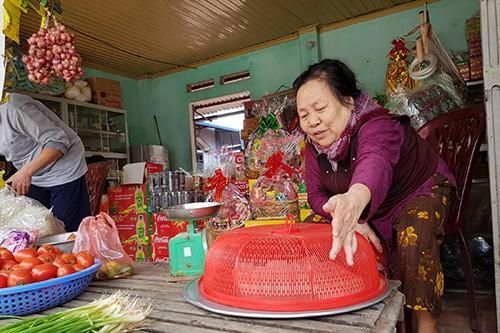 Hà Nội lập tổ giám sát vệ sinh môi trường quanh bãi rác Nam Sơn
