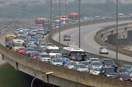 'Cõng' lưu lượng xe quá lớn, vành đai 3 trên cao quá tải nghiêm trọng