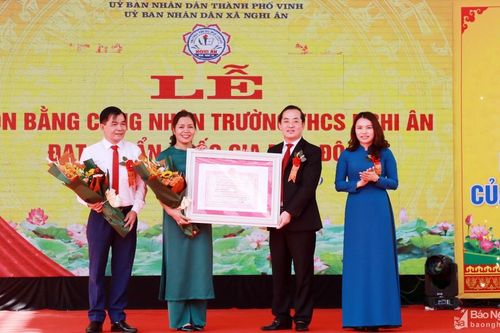 Trường THCS Nghi Ân đón nhận danh hiệu trường đạt chuẩn Quốc gia mức độ 1