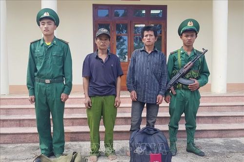 Phát hiện, bắt giữ 2 đối tượng nước ngoài nhập cảnh trái phép