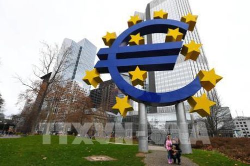 Kinh tế Eurozone có thể rơi vào suy thoái kép