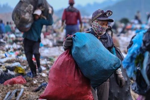 Hà Nội yêu cầu chi trả ngay tiền giải phóng mặt bằng cho người dân bãi rác Nam Sơn