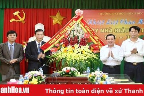 Phó Bí thư Thường trực Tỉnh ủy Lại Thế Nguyên chúc mừng Ngày Nhà giáo Việt Nam tại Trường ĐH Hồng Đức và ĐH Văn hóa, Thể Thao và Du lịch