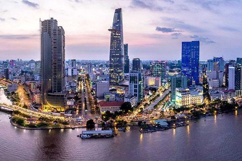 Bloomberg: Việt Nam, Trung Quốc trong nhóm tăng thu nhập nhanh nhất khu vực