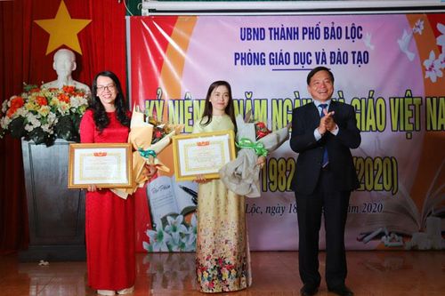 5 cán bộ, nhà giáo Bảo Lộc được Bộ Giáo dục và Đào tạo tặng bằng khen