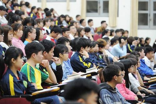 Định hướng chương trình giảng dạy, đổi mới giáo trình trong các trường đại học, cao đẳng