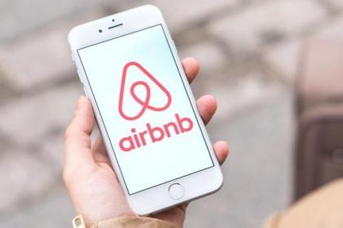 Vướng nghi án nợ thuế và lỗ nặng, Airbnb vẫn quyết tâm lên sàn chứng khoán